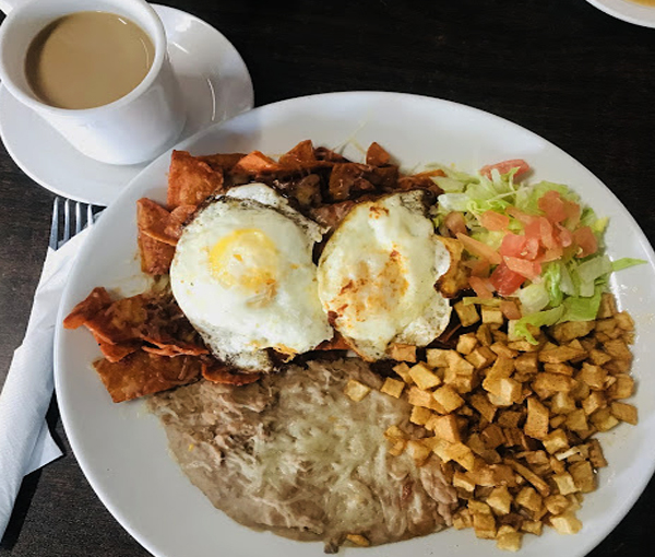 Chilaquiles con Huevo